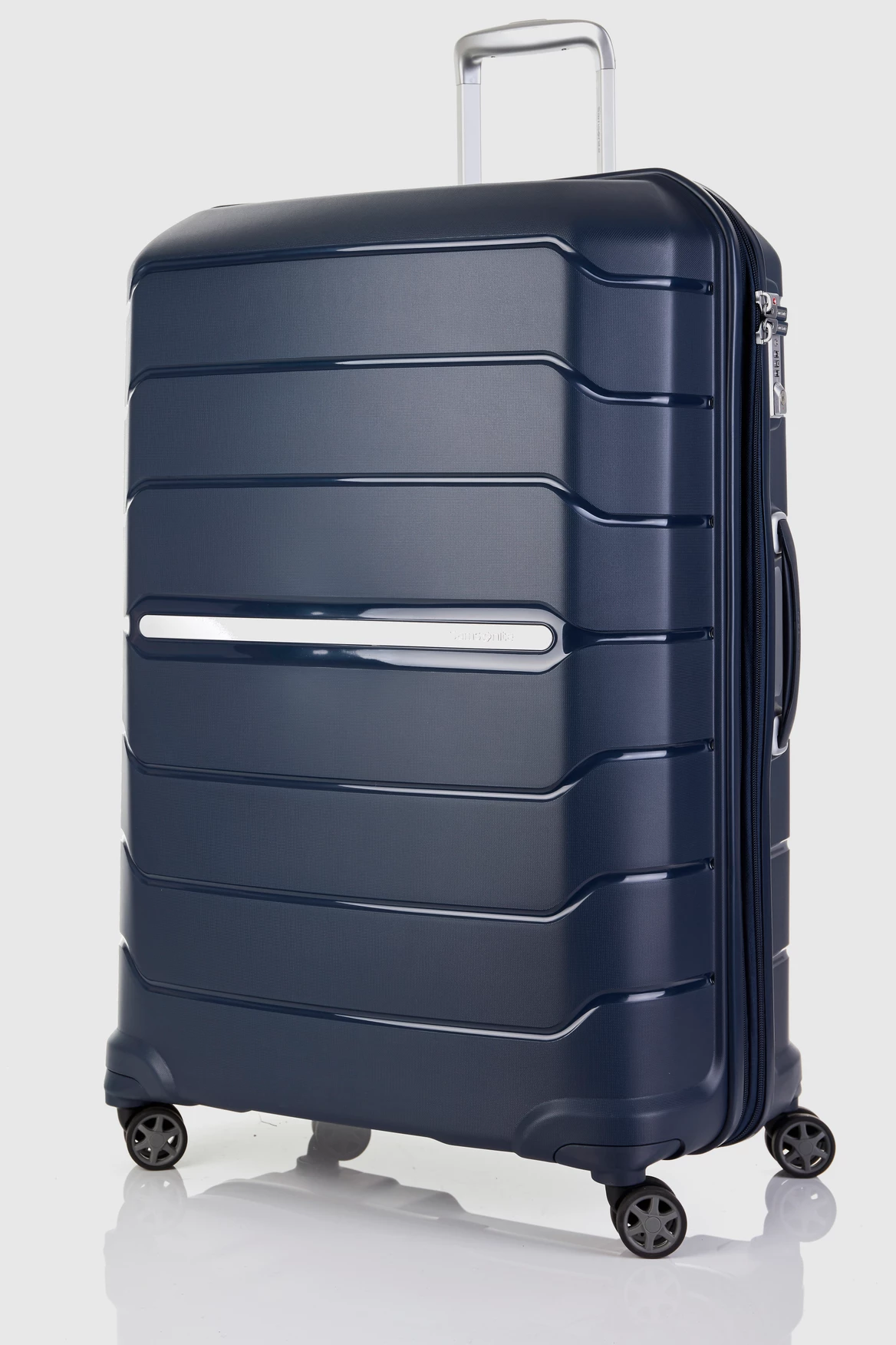 Samsonite Oc2lite 81cm Suitcase 1 Samsonite Oc2lite 81cm Suitcase