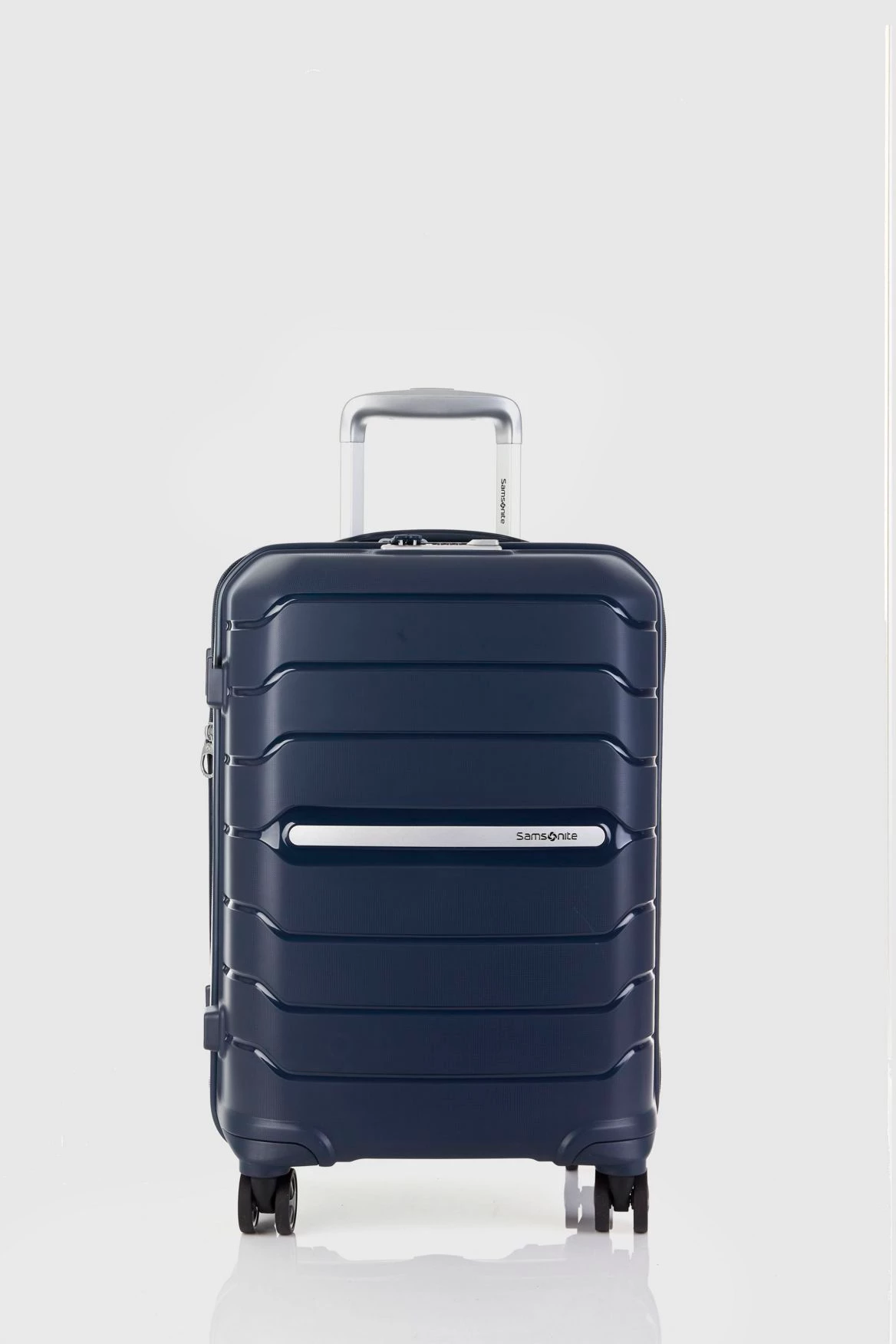 Samsonite Oc2lite 55cm Suitcase 4 Samsonite Oc2lite 55cm Suitcase - Image 4