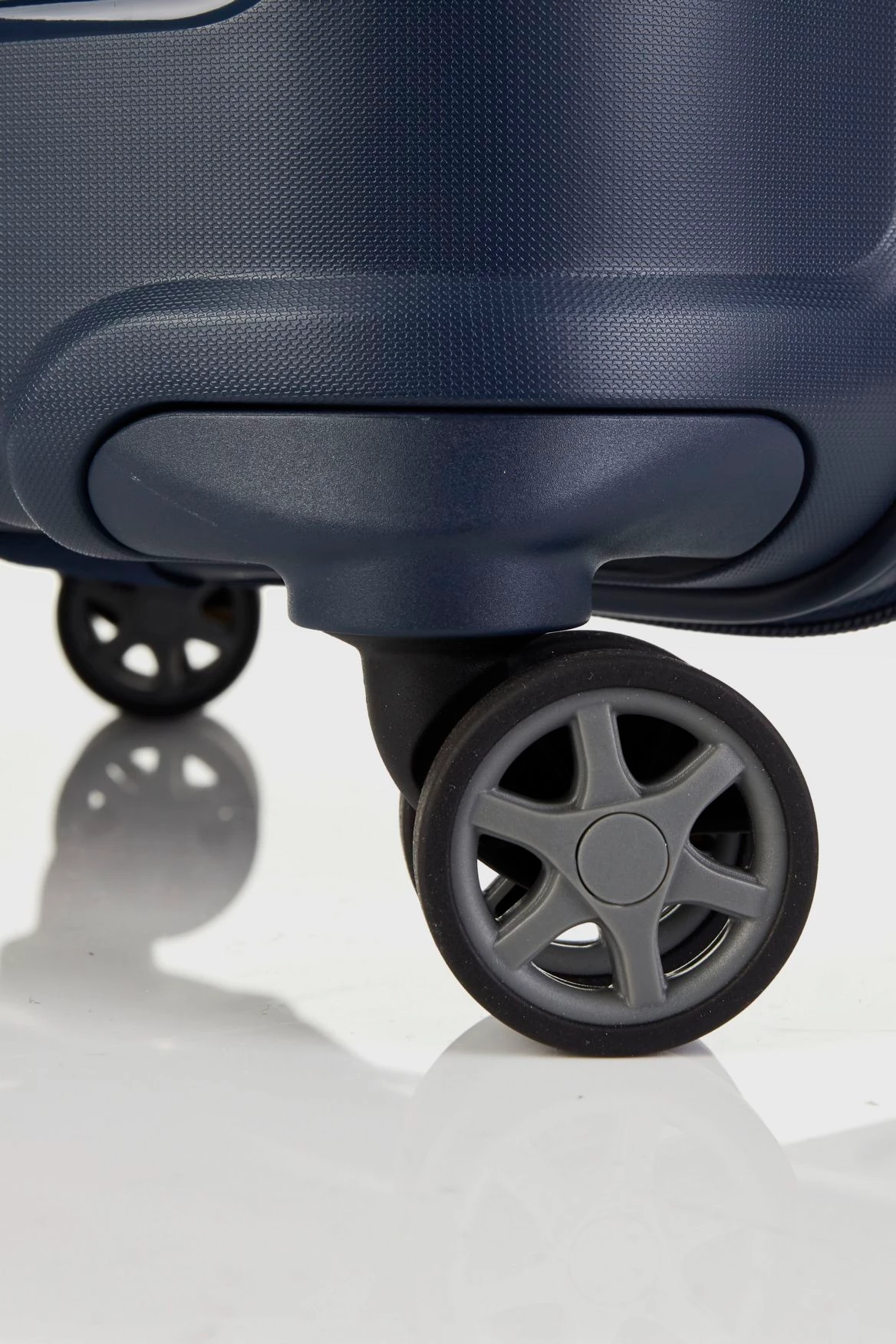 Samsonite Oc2lite 55cm Suitcase 5 Samsonite Oc2lite 55cm Suitcase - Image 5