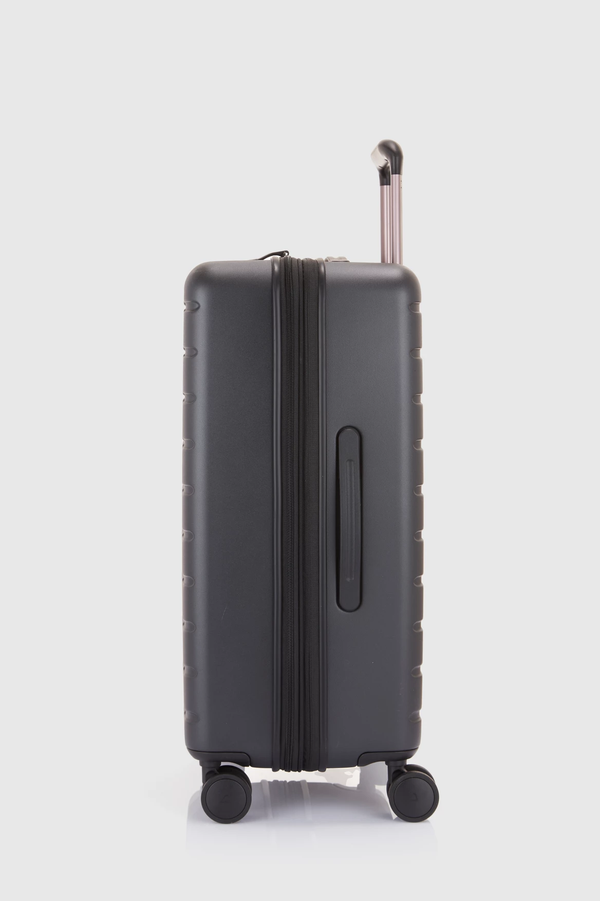 Antler Stamford 67cm Suitcase 2 Antler Stamford 67cm Suitcase - Image 2