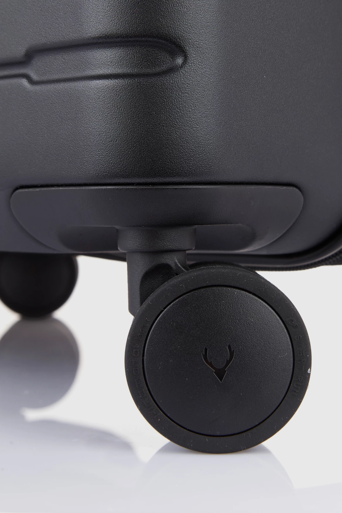 Antler Stamford 67cm Suitcase 5 Antler Stamford 67cm Suitcase - Image 5