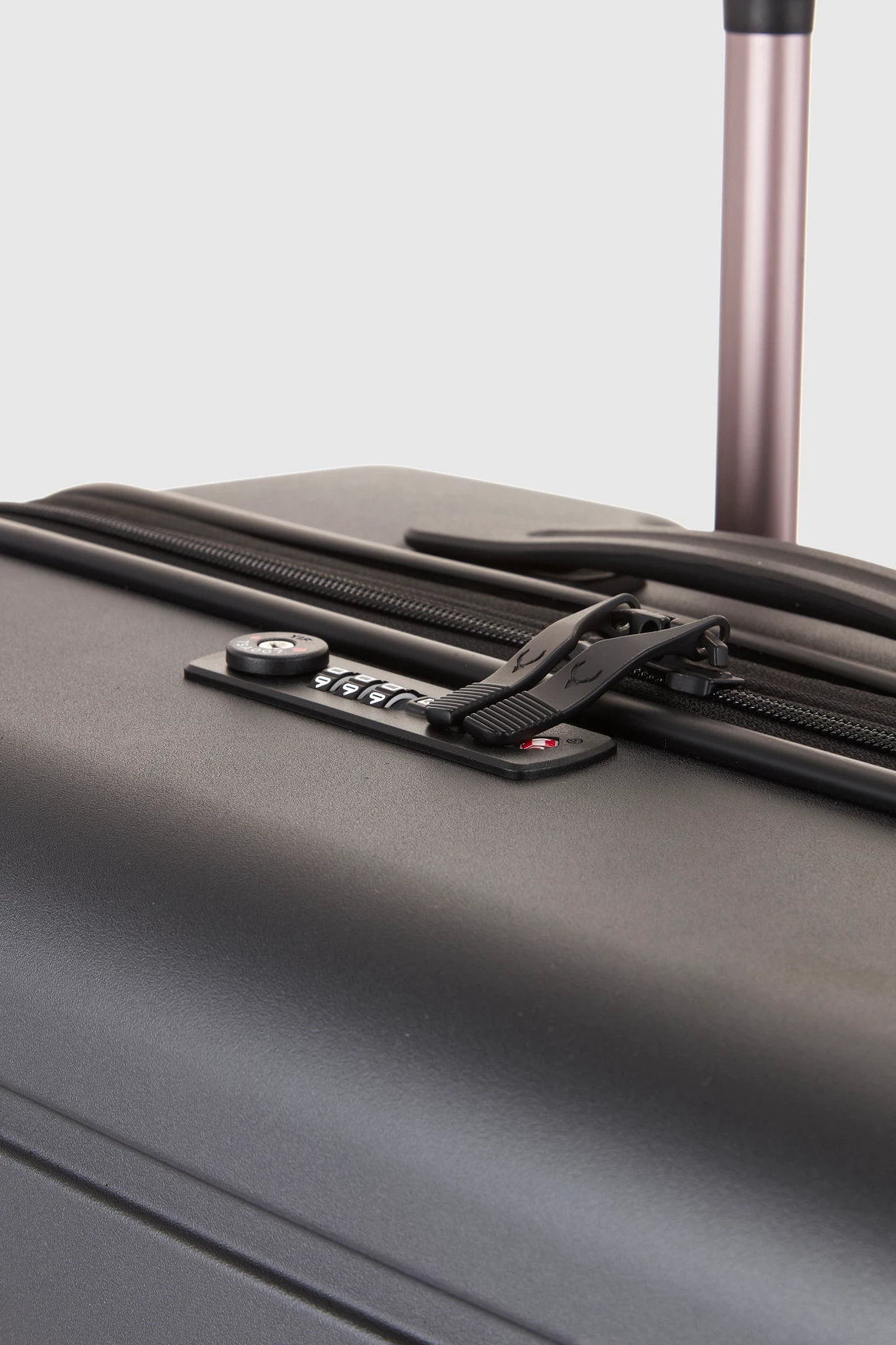 Antler Stamford 67cm Suitcase 6 Antler Stamford 67cm Suitcase - Image 6