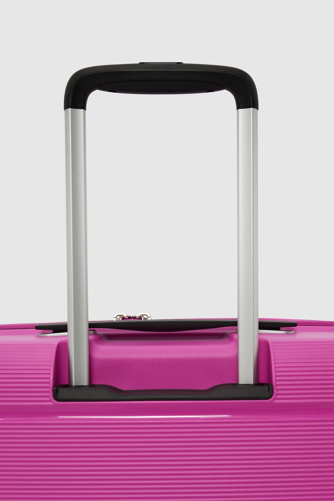 American Tourister Linex 66cm Suitcase 8 American Tourister Linex 66cm Suitcase - Image 8