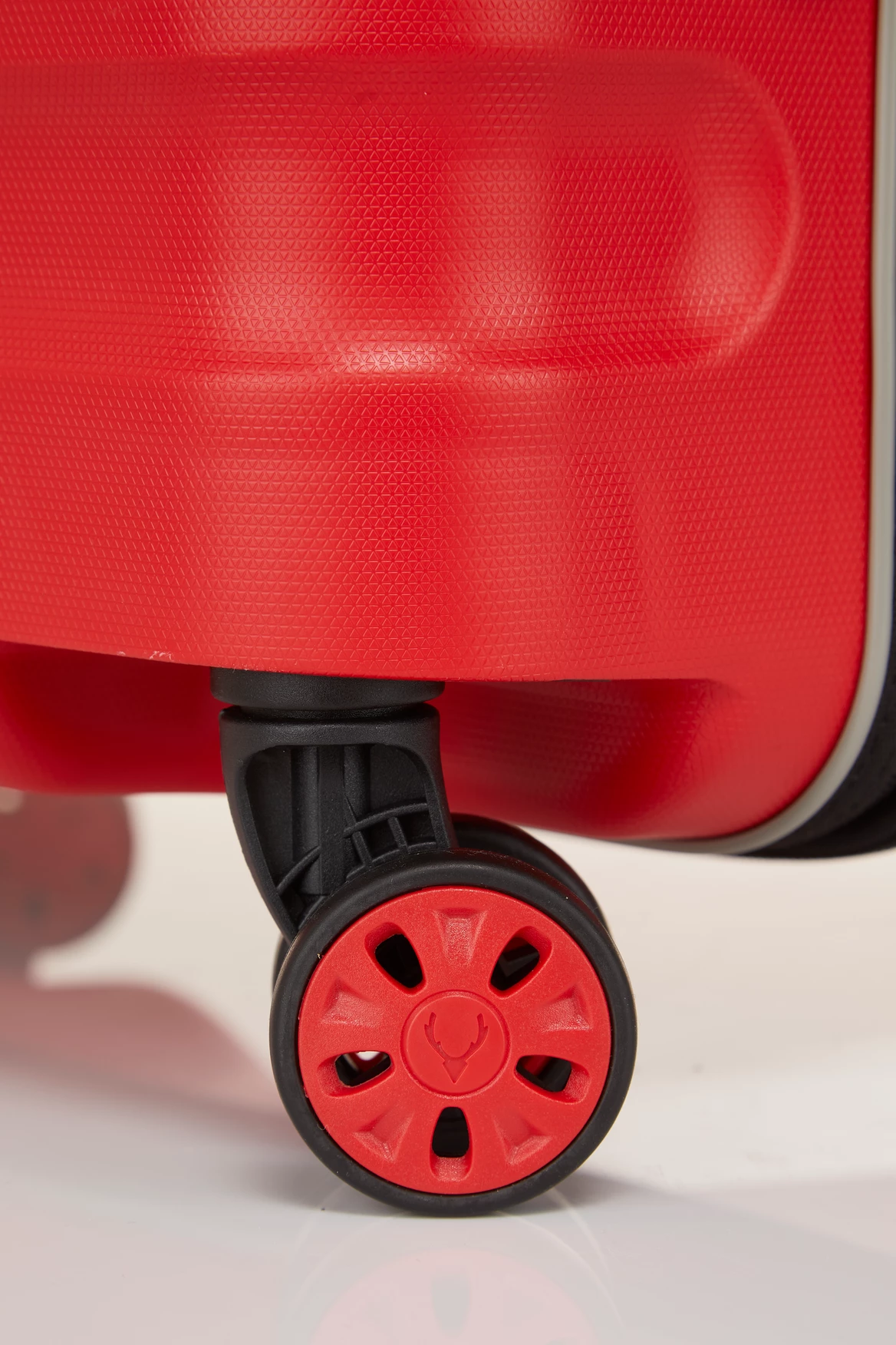 Antler Lincoln 80cm Suitcase 6 Antler Lincoln 80cm Suitcase - Image 6