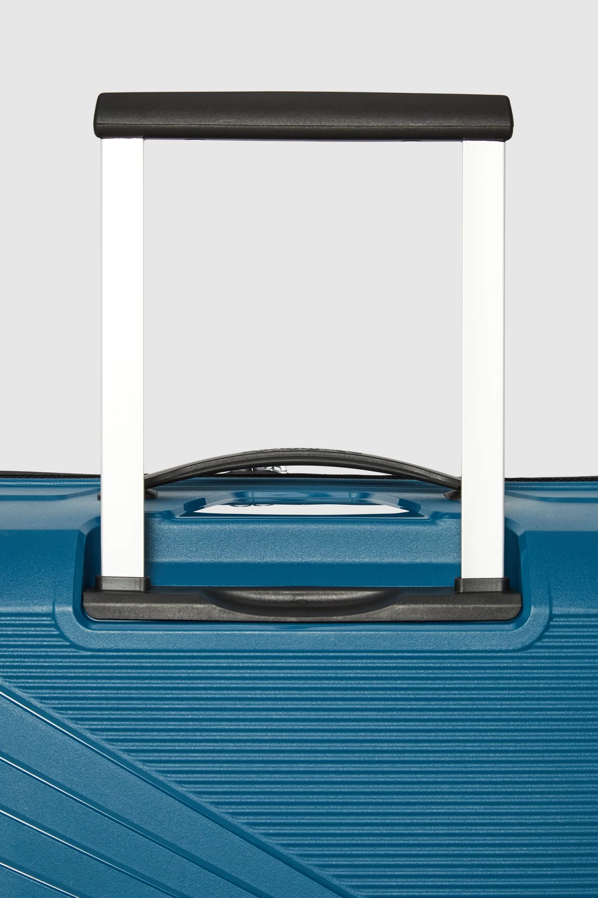 American Tourister Airconic 77cm Case 7 American Tourister Airconic 77cm Case - Image 7