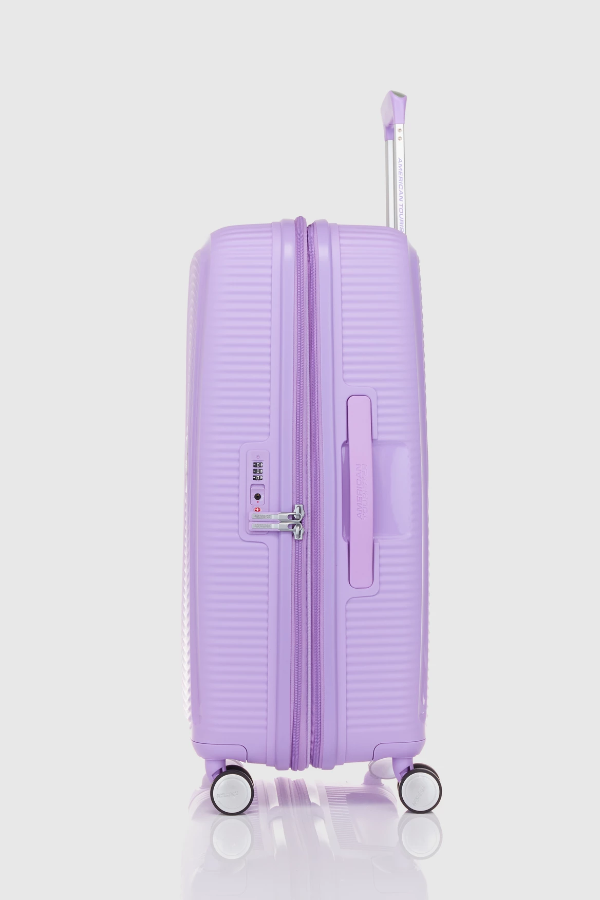American Tourister Curio 2 69cm Suitcase 2 American Tourister Curio 2 69cm Suitcase - Image 2