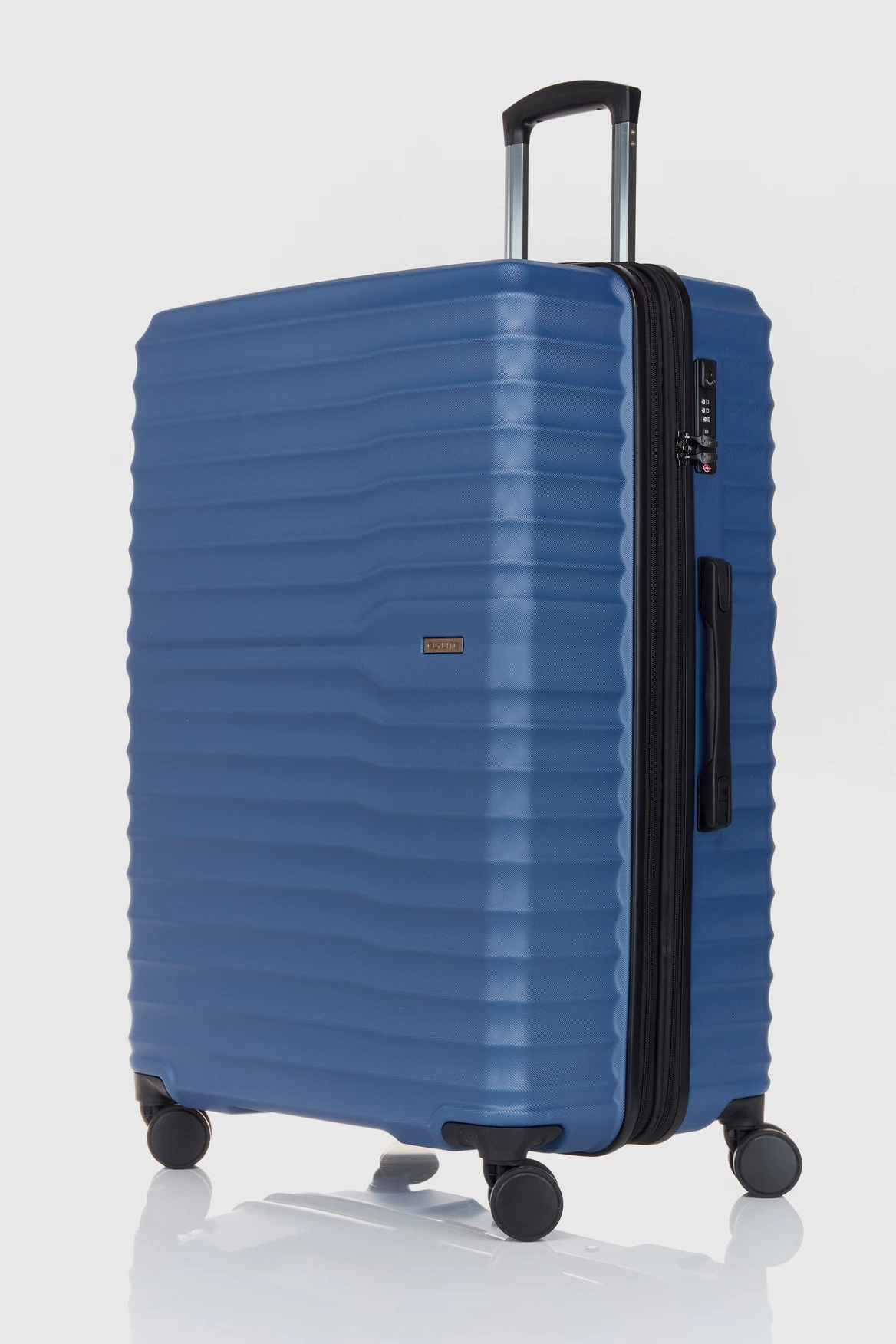 Berlin 78cm Suitcase 1 Berlin 78cm Suitcase