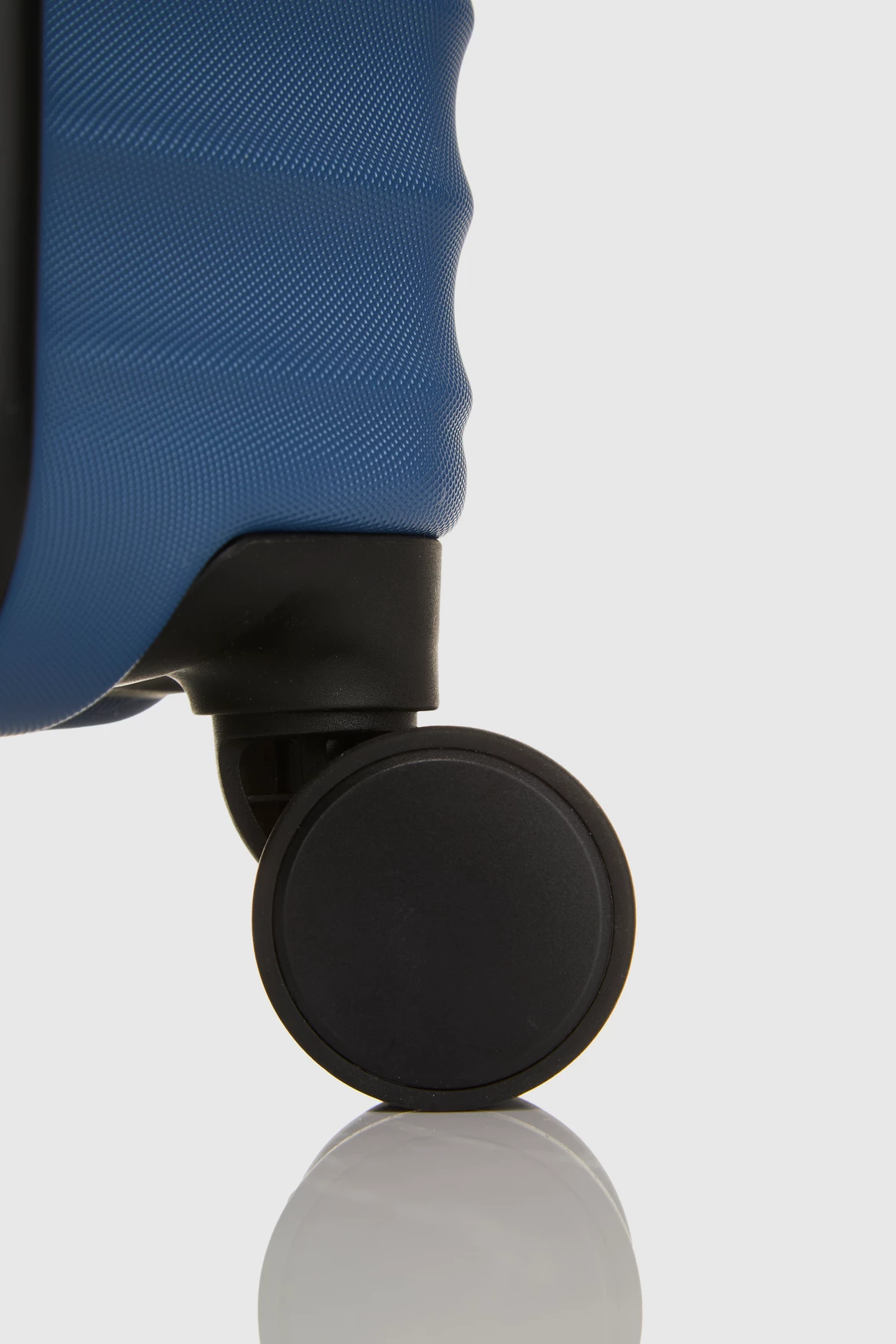 Berlin 55cm Suitcase 6 Berlin 55cm Suitcase - Image 6