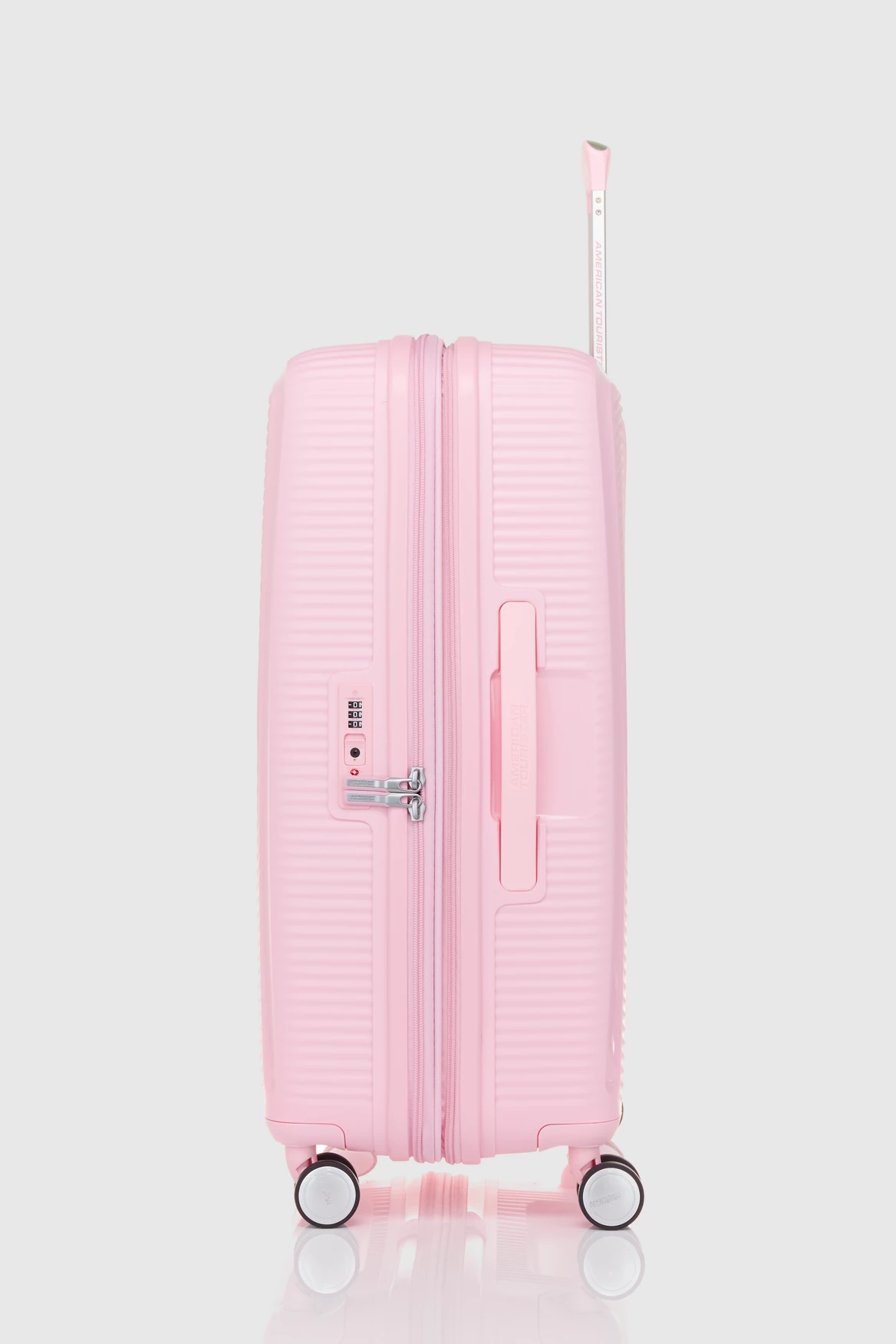 American Tourister Curio 2 69cm Suitcase 2 American Tourister Curio 2 69cm Suitcase - Image 2