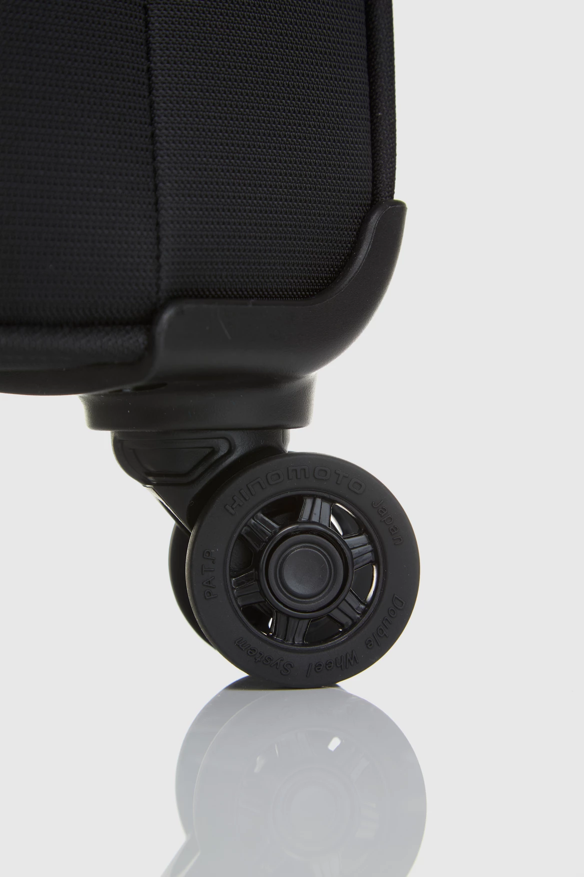 Spin Air 4 72cm Suitcase 6 Spin Air 4 72cm Suitcase - Image 6