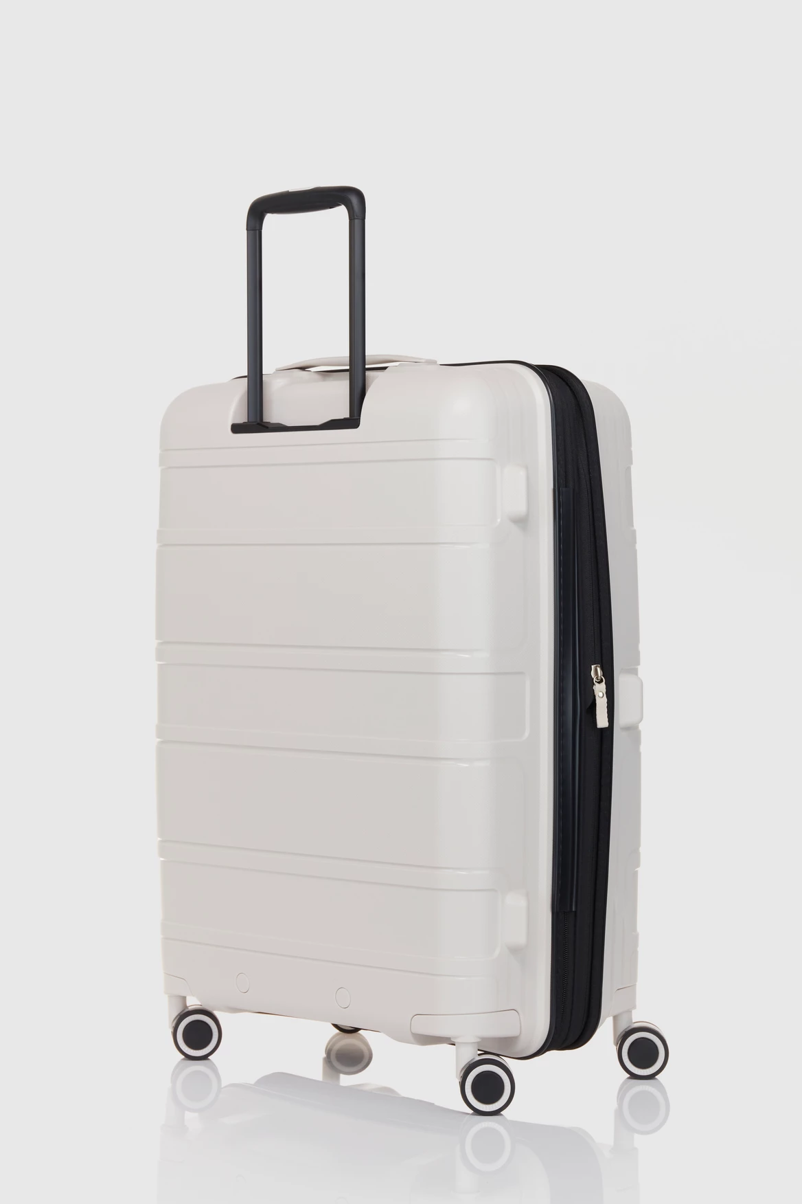 American Tourister Light Max 69cm Case 5 American Tourister Light Max 69cm Case - Image 5