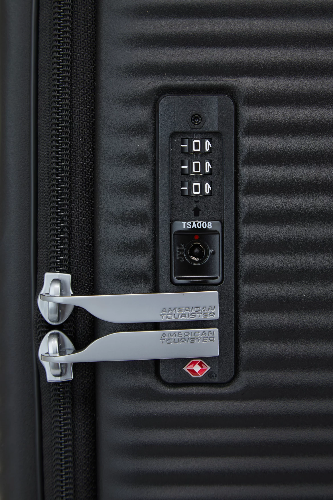 American Tourister Curio Book 55cm Case 7 American Tourister Curio Book 55cm Case - Image 7