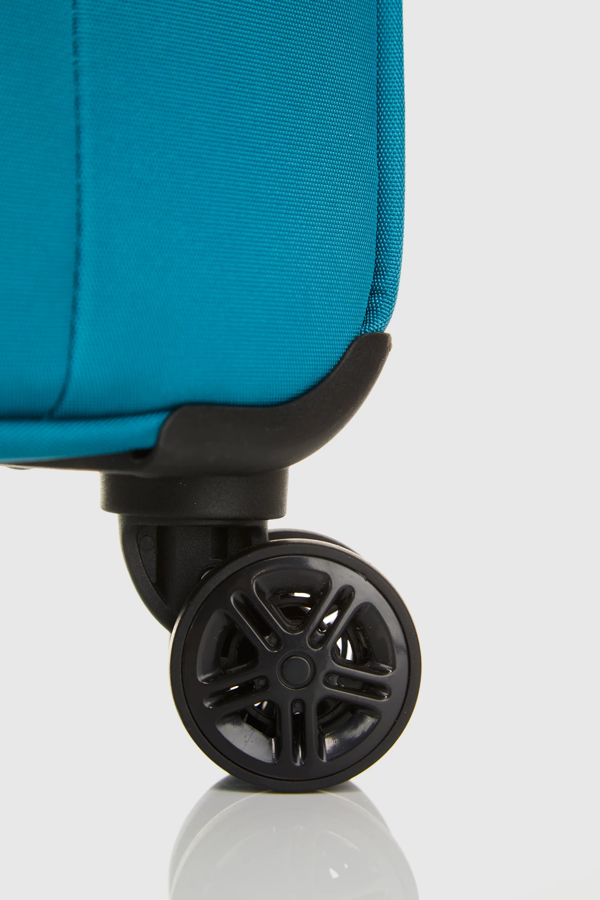 Rhine 81cm Suitcase 6 Rhine 81cm Suitcase - Image 6