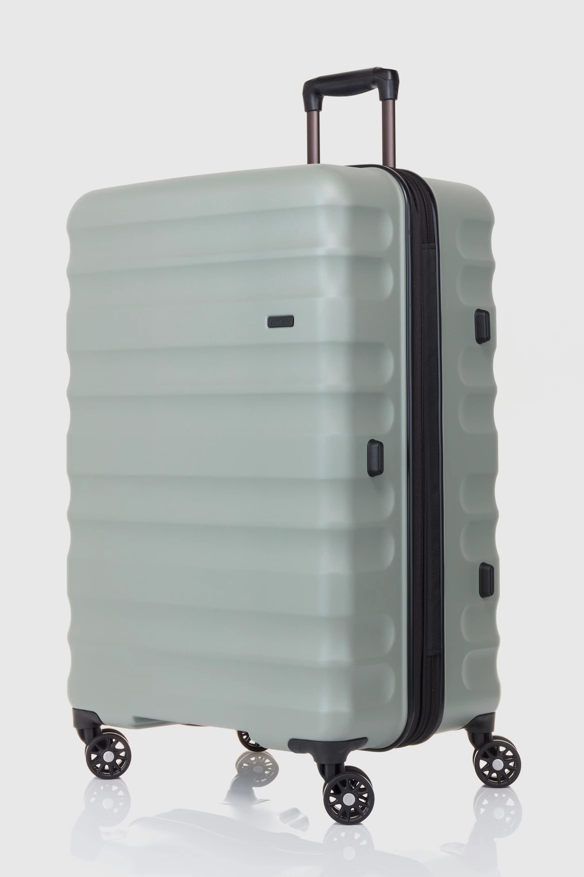 Antler Clifton 80cm Suitcase 1 Antler Clifton 80cm Suitcase