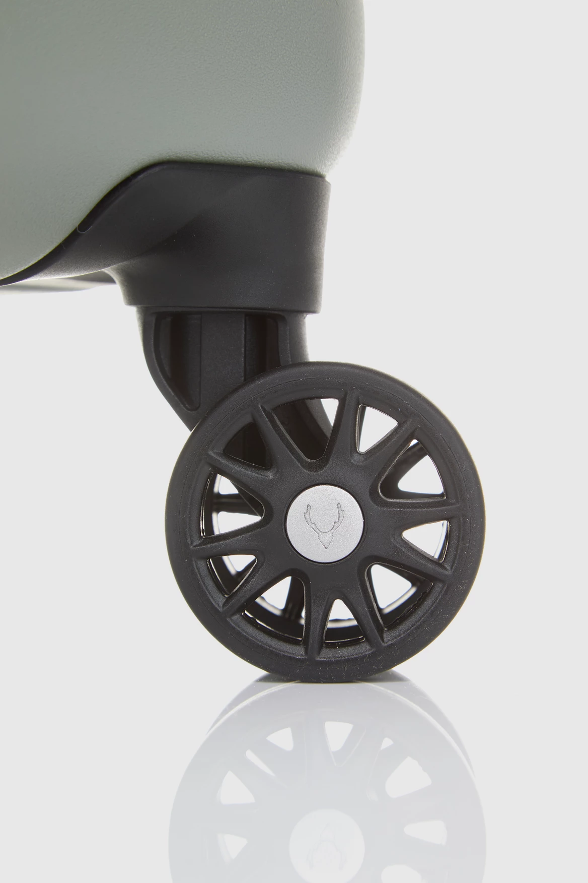 Antler Clifton 80cm Suitcase 6 Antler Clifton 80cm Suitcase - Image 6