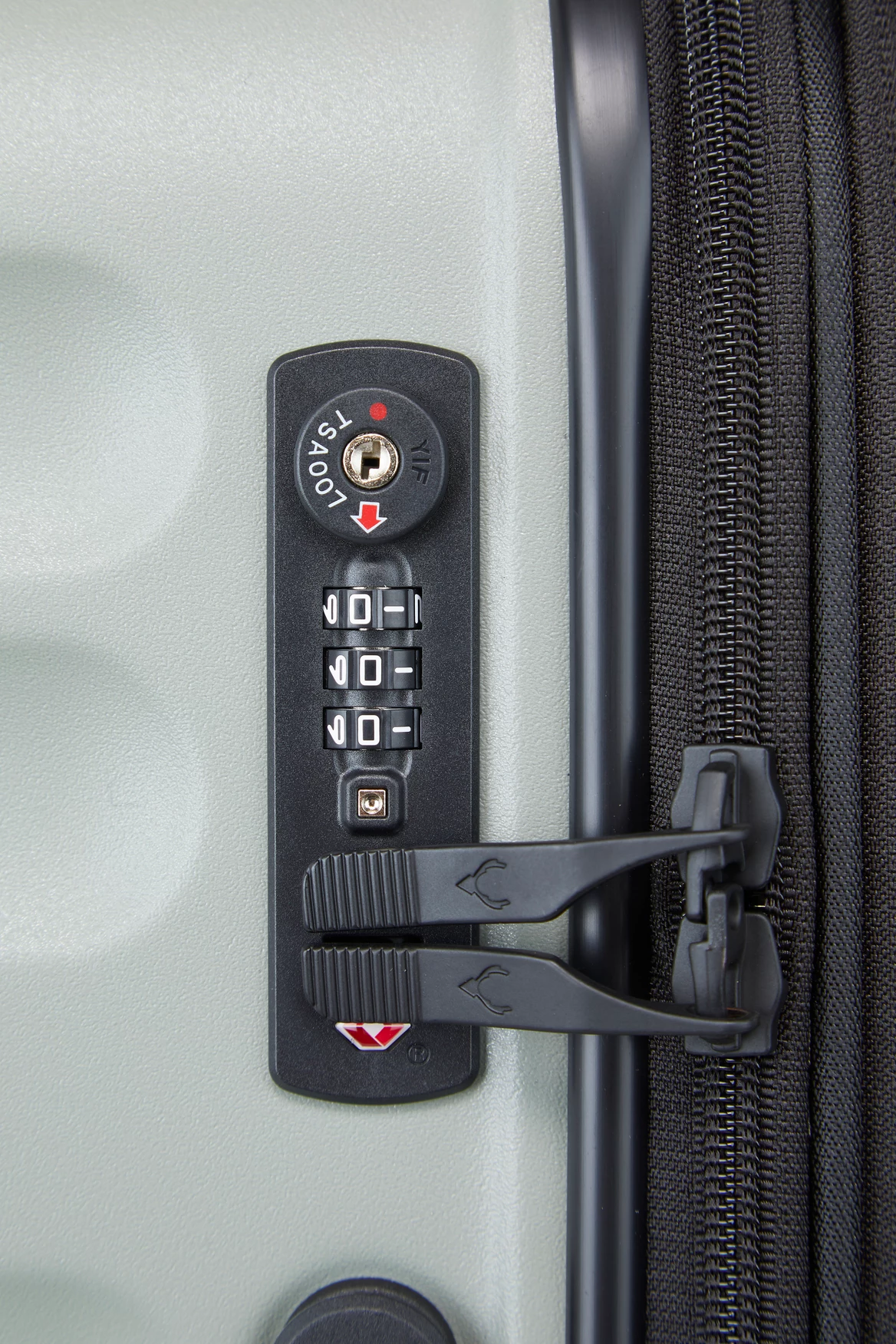 Antler Clifton 80cm Suitcase 7 Antler Clifton 80cm Suitcase - Image 7