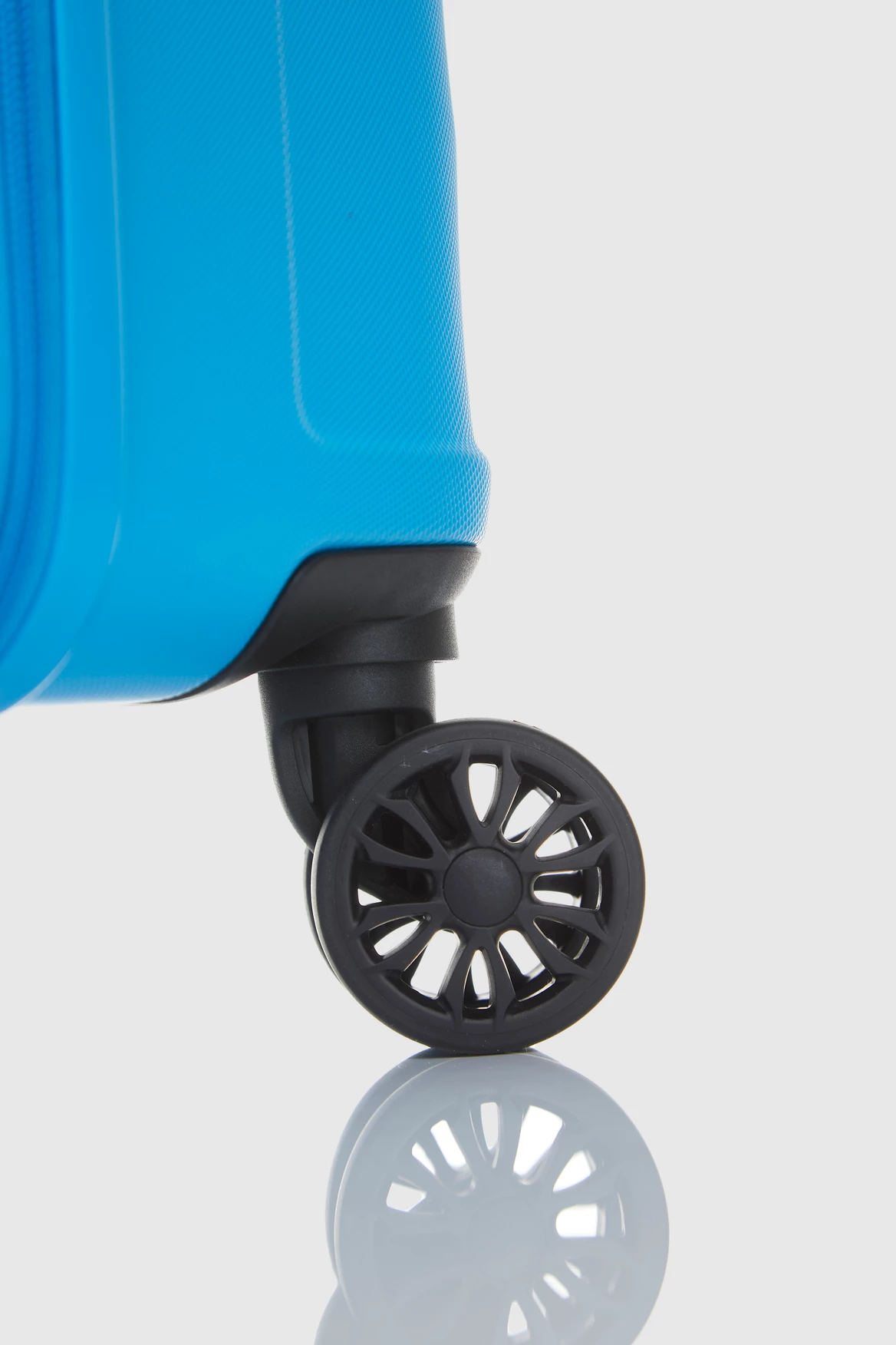 American Tourister Senna 80cm Suitcase 6 American Tourister Senna 80cm Suitcase - Image 6