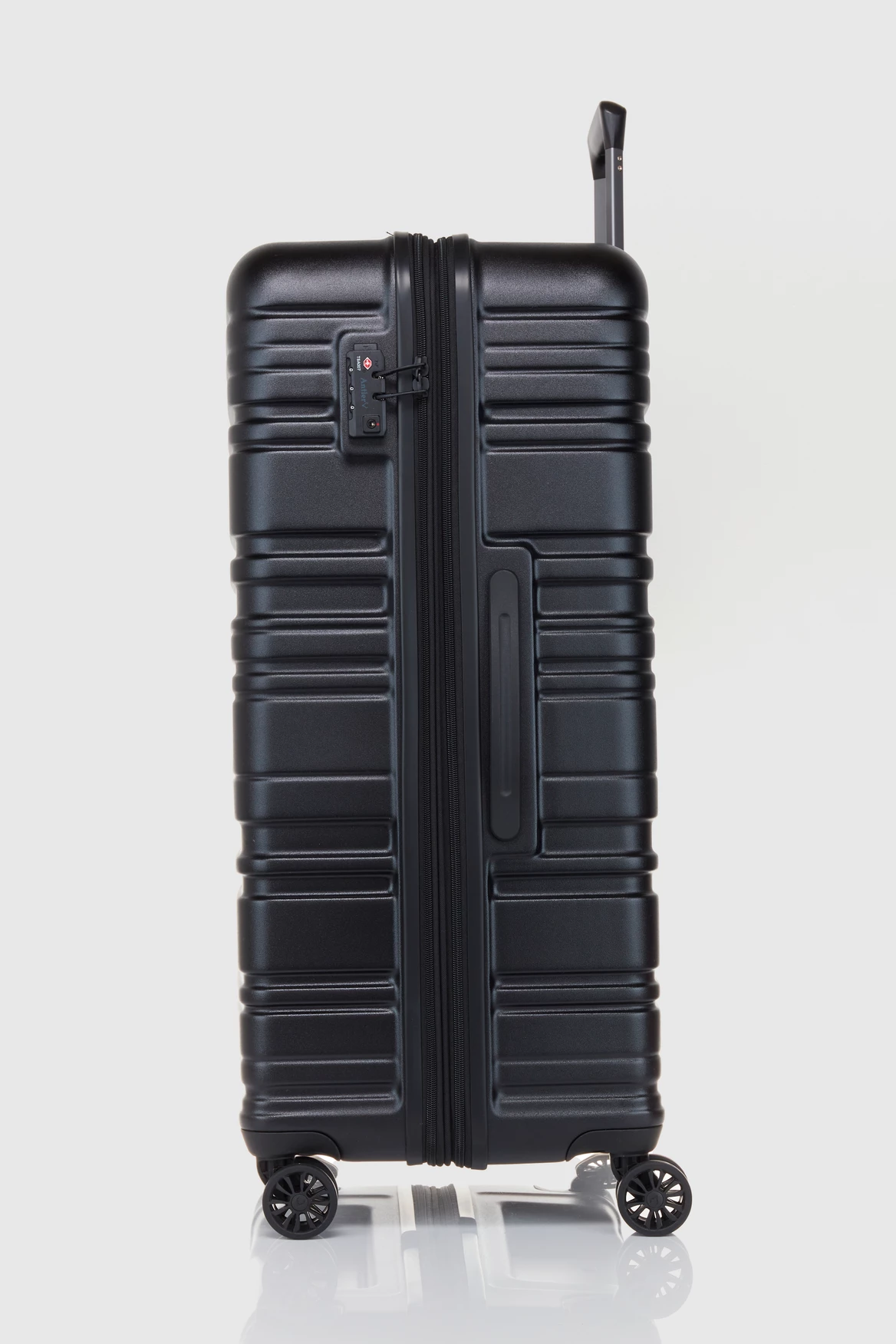 Antler Holcombe 81cm Suitcase 2 Antler Holcombe 81cm Suitcase - Image 2