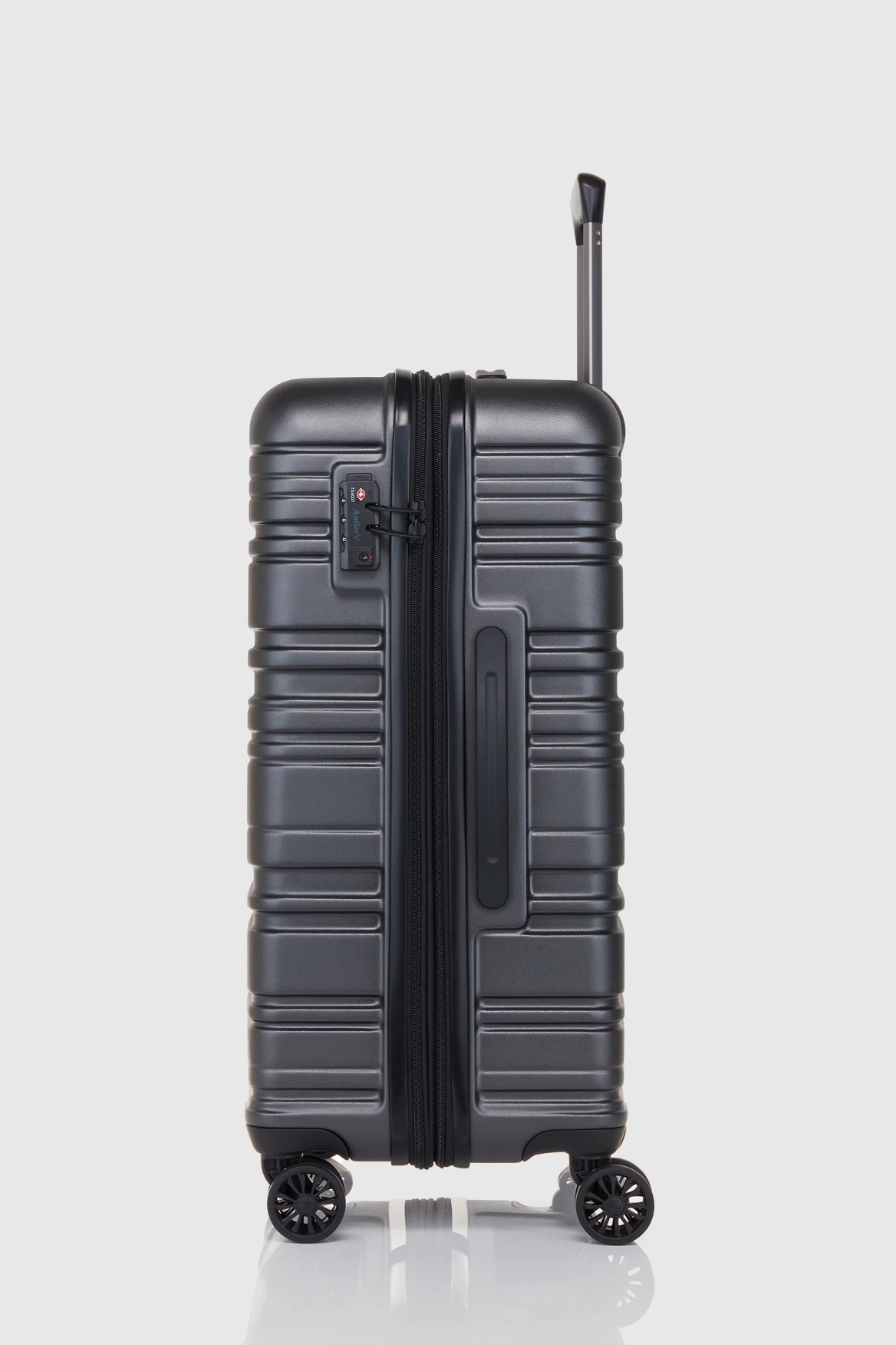 Antler Holcombe 68cm Suitcase 2 Antler Holcombe 68cm Suitcase - Image 2