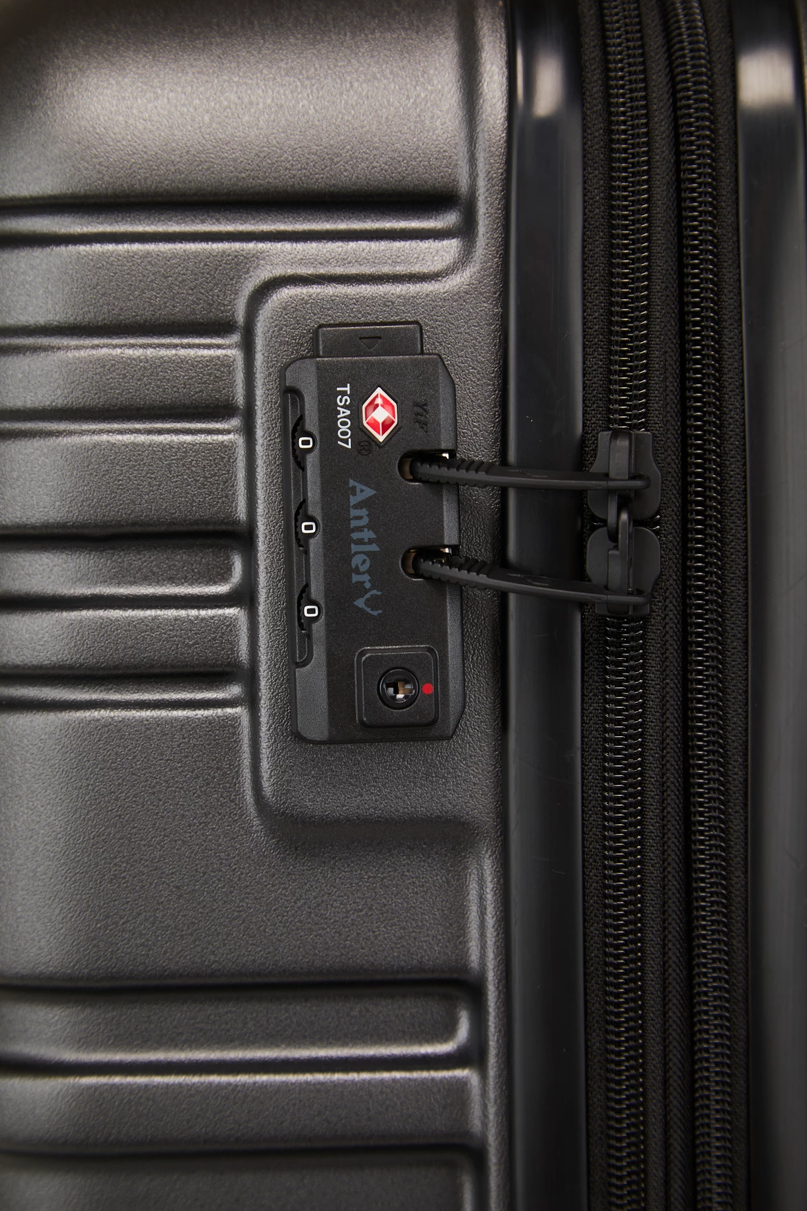 Antler Holcombe 68cm Suitcase 7 Antler Holcombe 68cm Suitcase - Image 7